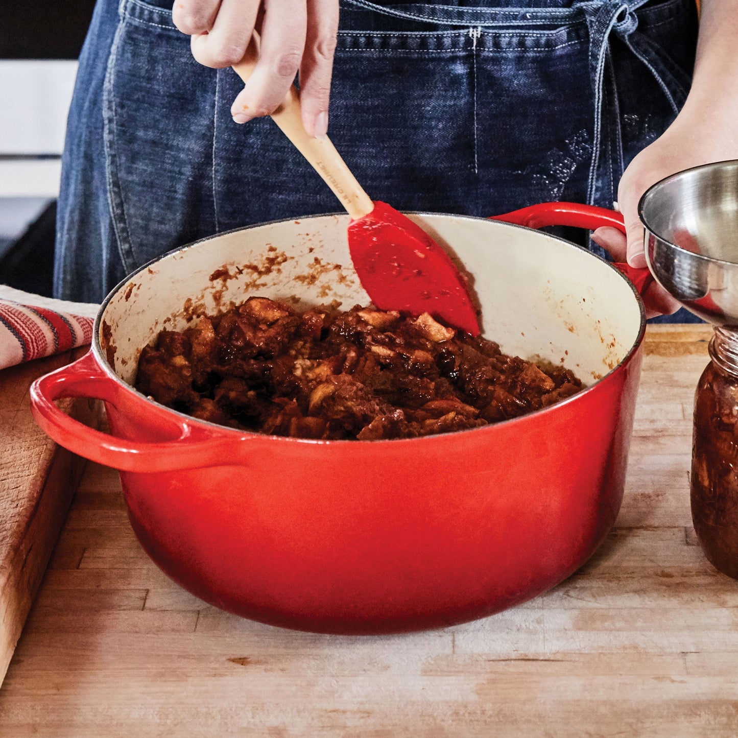 Le Creuset Signature Cast Iron 2-quart Cerise Round Dutch Oven