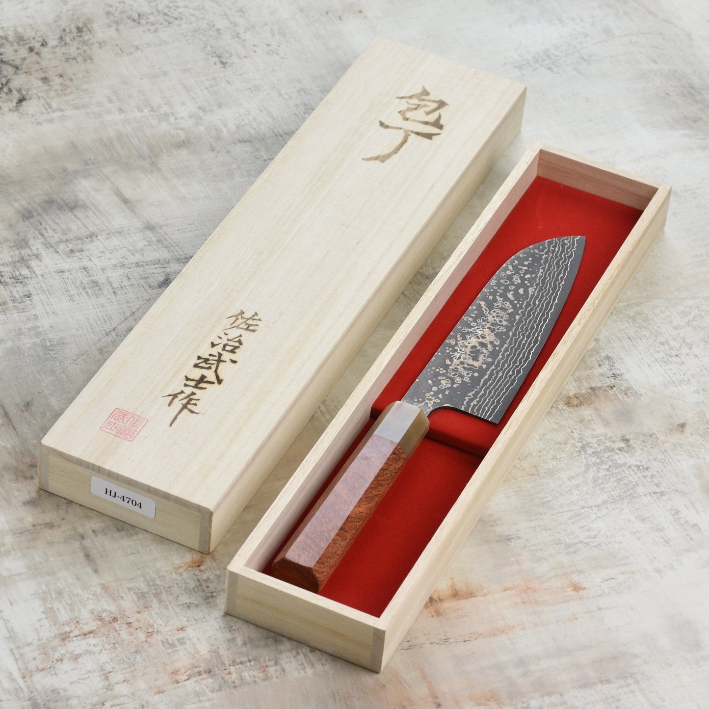 Saji Black Gold Damascus 6.5" Santoku, Quince Wood