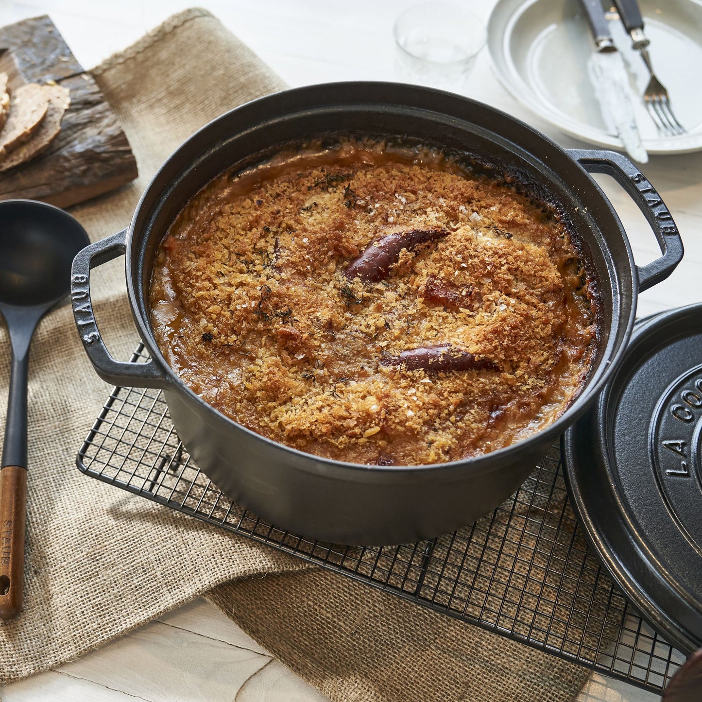 Staub 13.25-quart Matte Black Round Dutch Oven