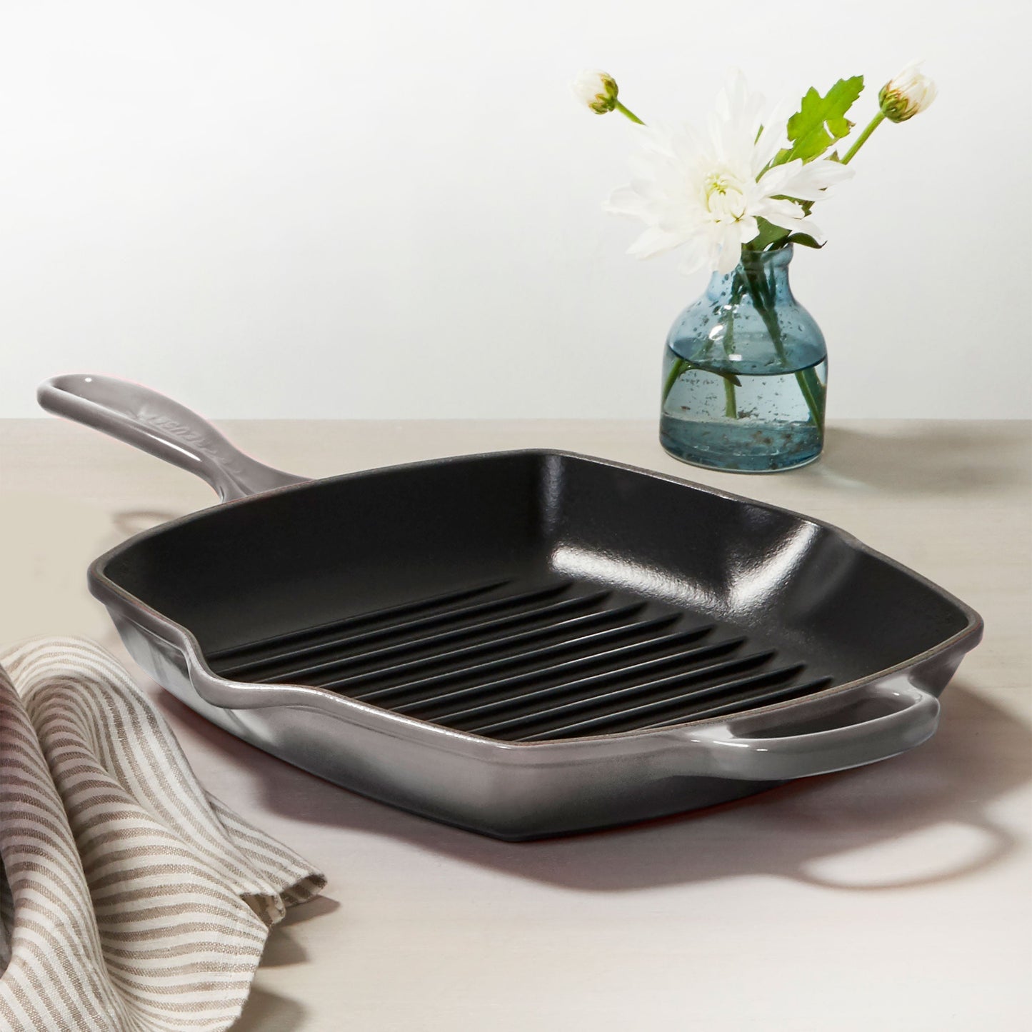 Le Creuset Signature Cast Iron 10.25" Oyster Square Grill Pan