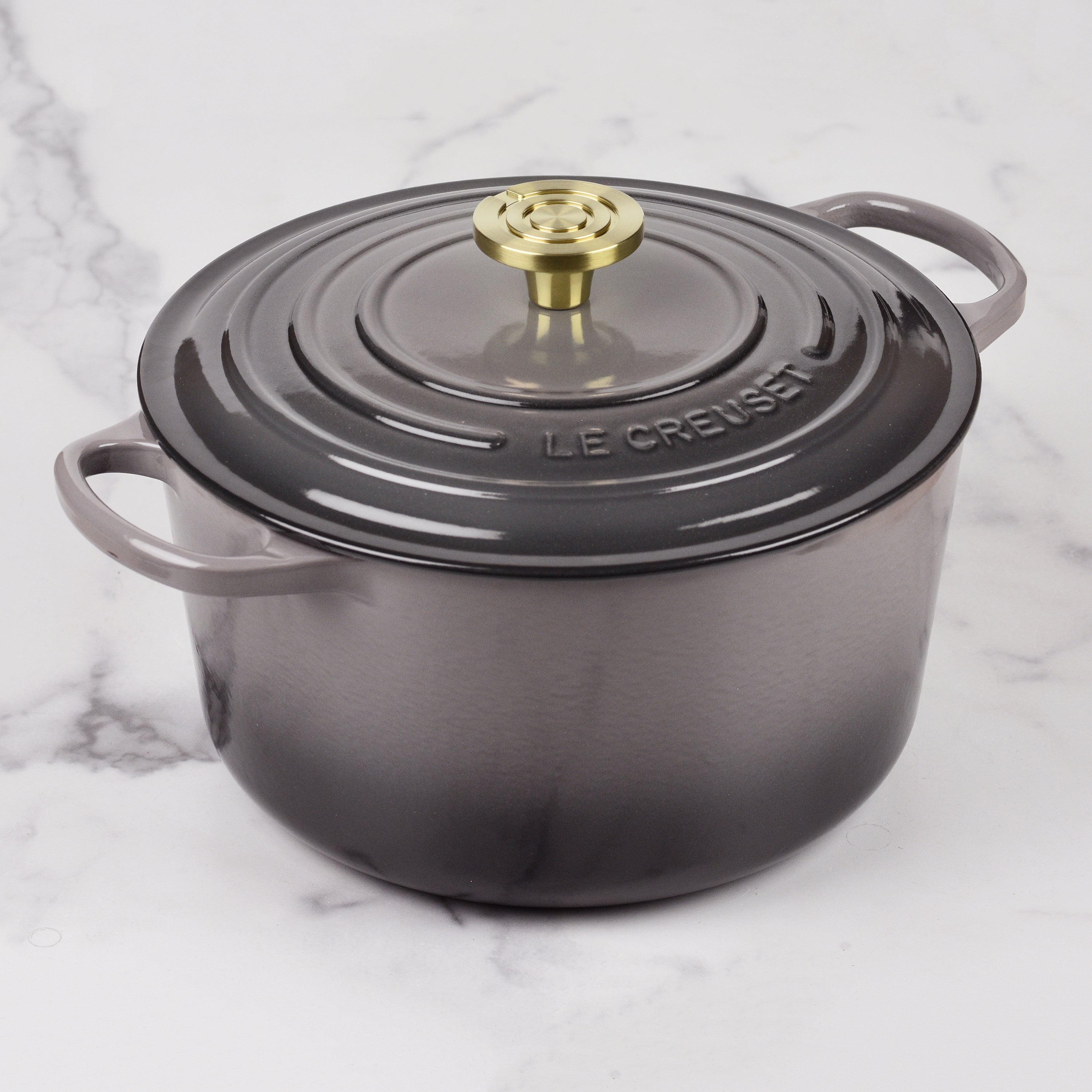 Le Creuset Signature Cast Iron 6.5-quart Oyster Round Deep Oven with Light Gold Crucible Knob