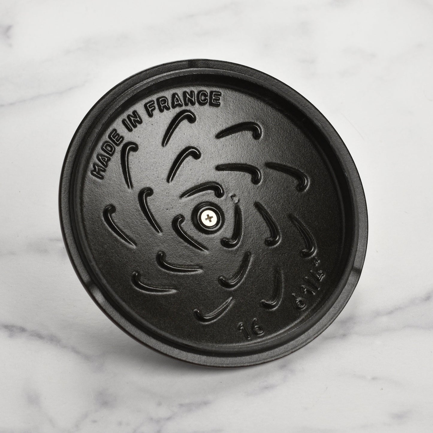 Staub 1.5-quart Grenadine Petite French Oven