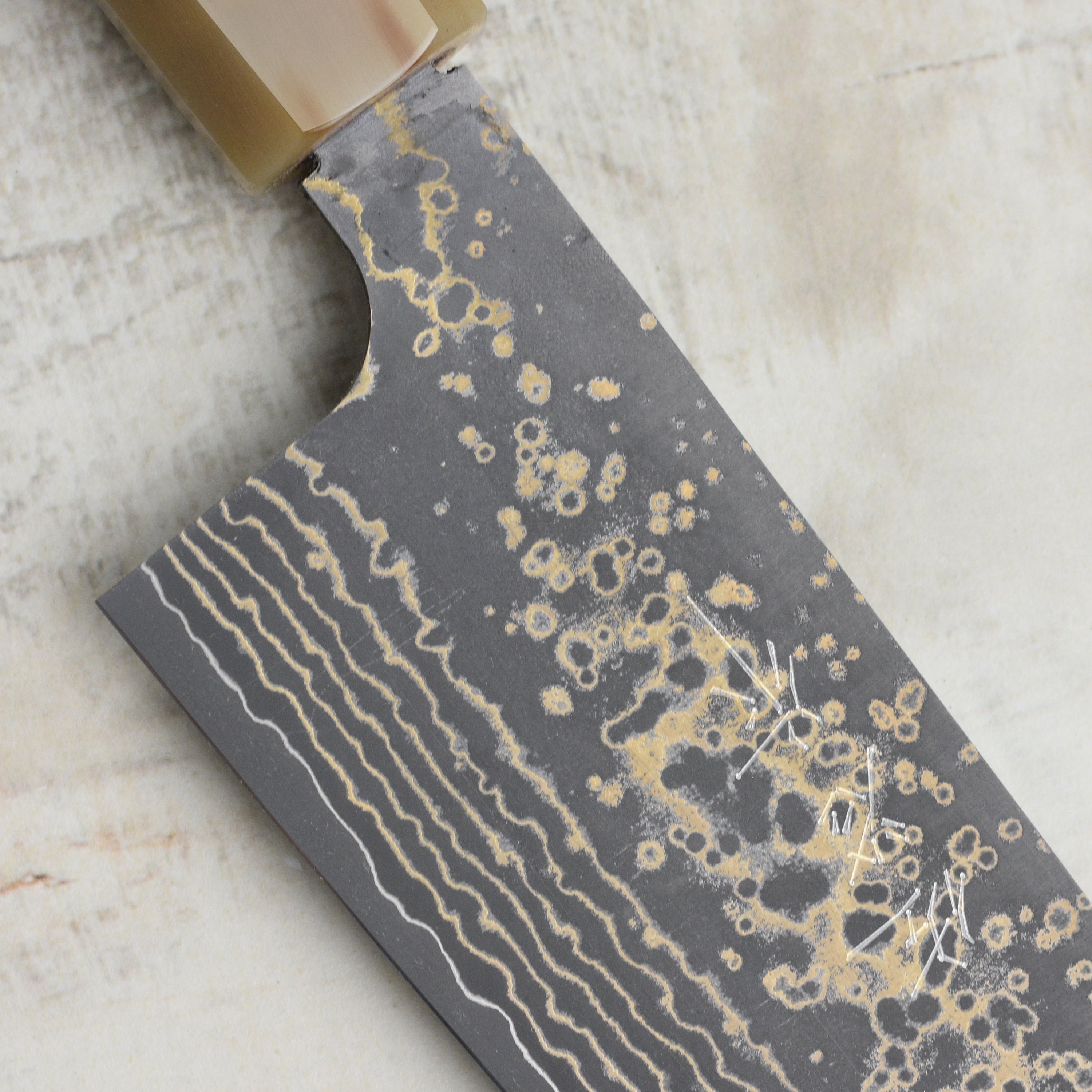 Saji Black Gold Damascus 6.5" Santoku, Quince Wood