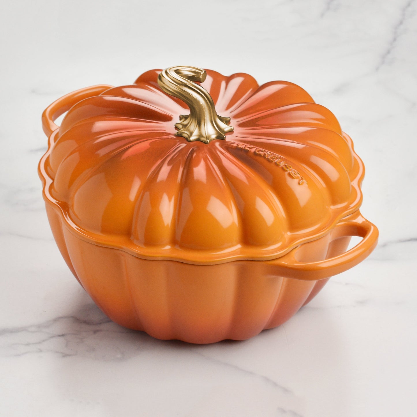 Le Creuset Signature Cast Iron 4-quart Persimmon Pumpkin Cocotte