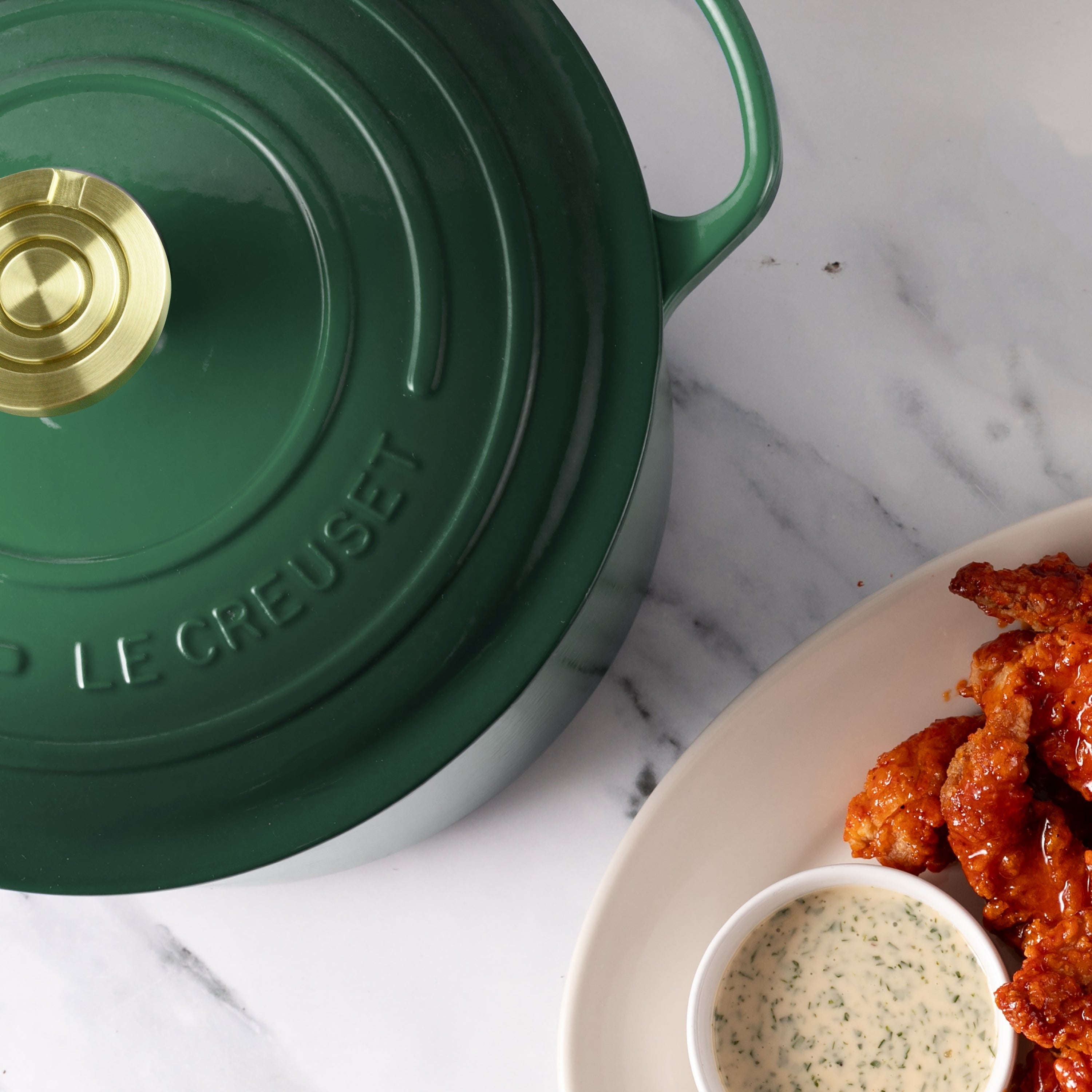 Le Creuset Signature Cast Iron 6.5-quart Artichaut Round Deep Oven with Light Gold Crucible Knob