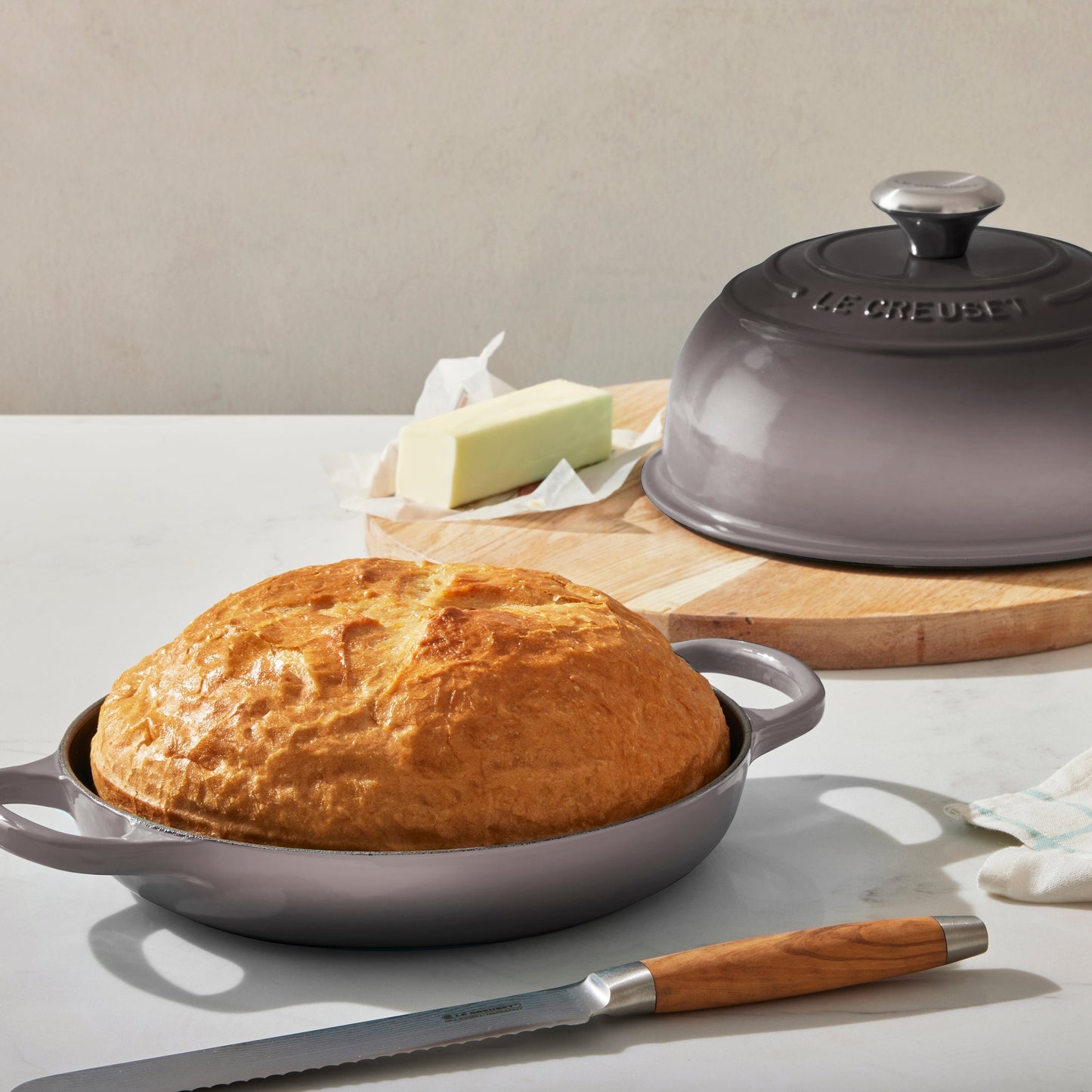 Le Creuset Signature Cast Iron 9.5" Oyster Bread Oven