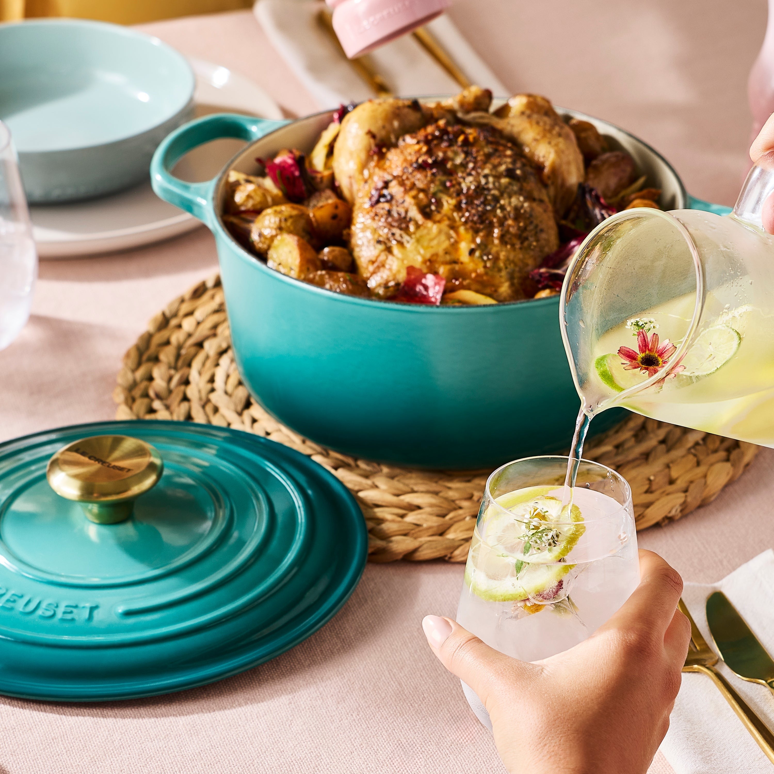 Le Creuset Signature Cast Iron 5.5-quart Bleu Riviera Round Dutch Oven