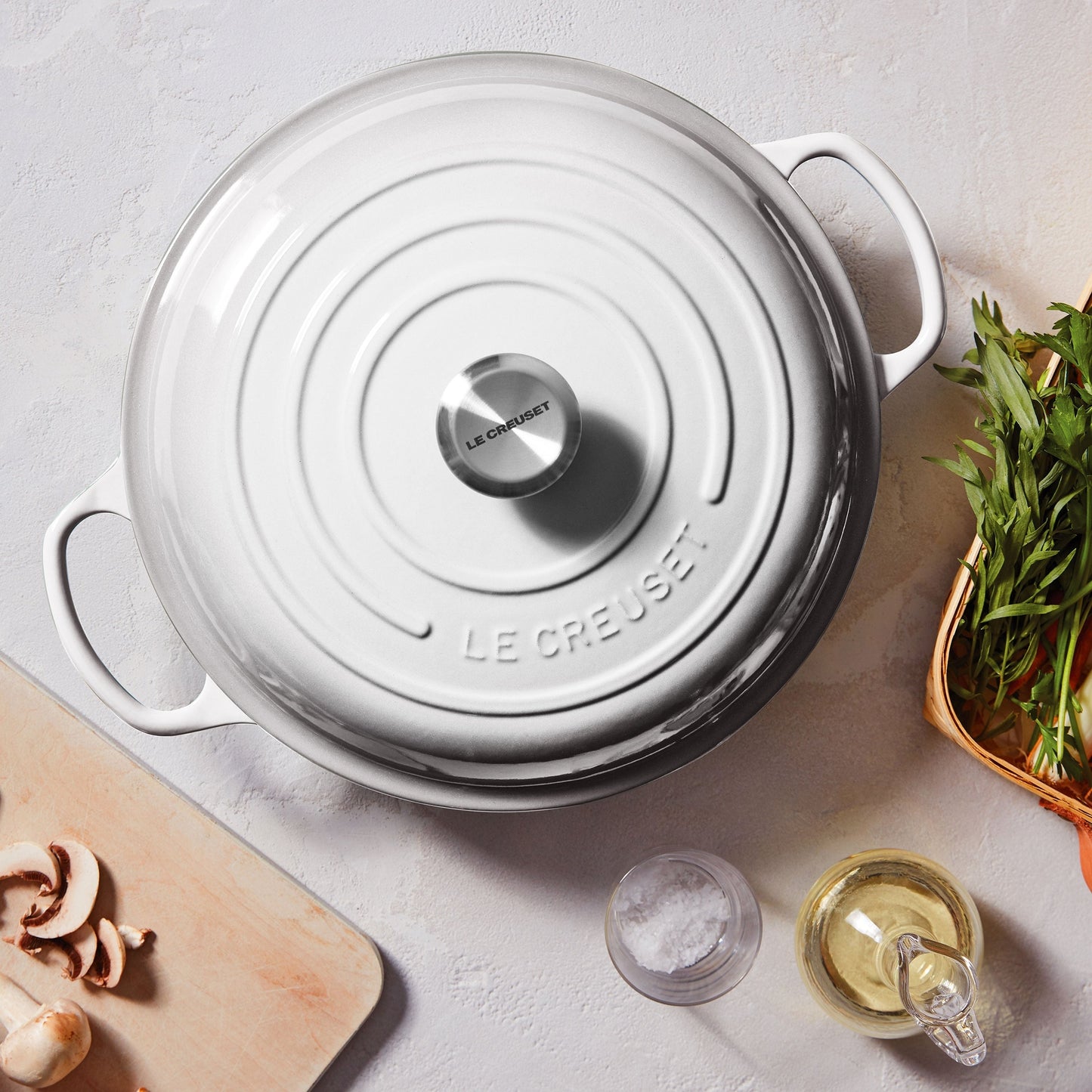 Le Creuset Signature Cast Iron 3.5-quart White Braiser