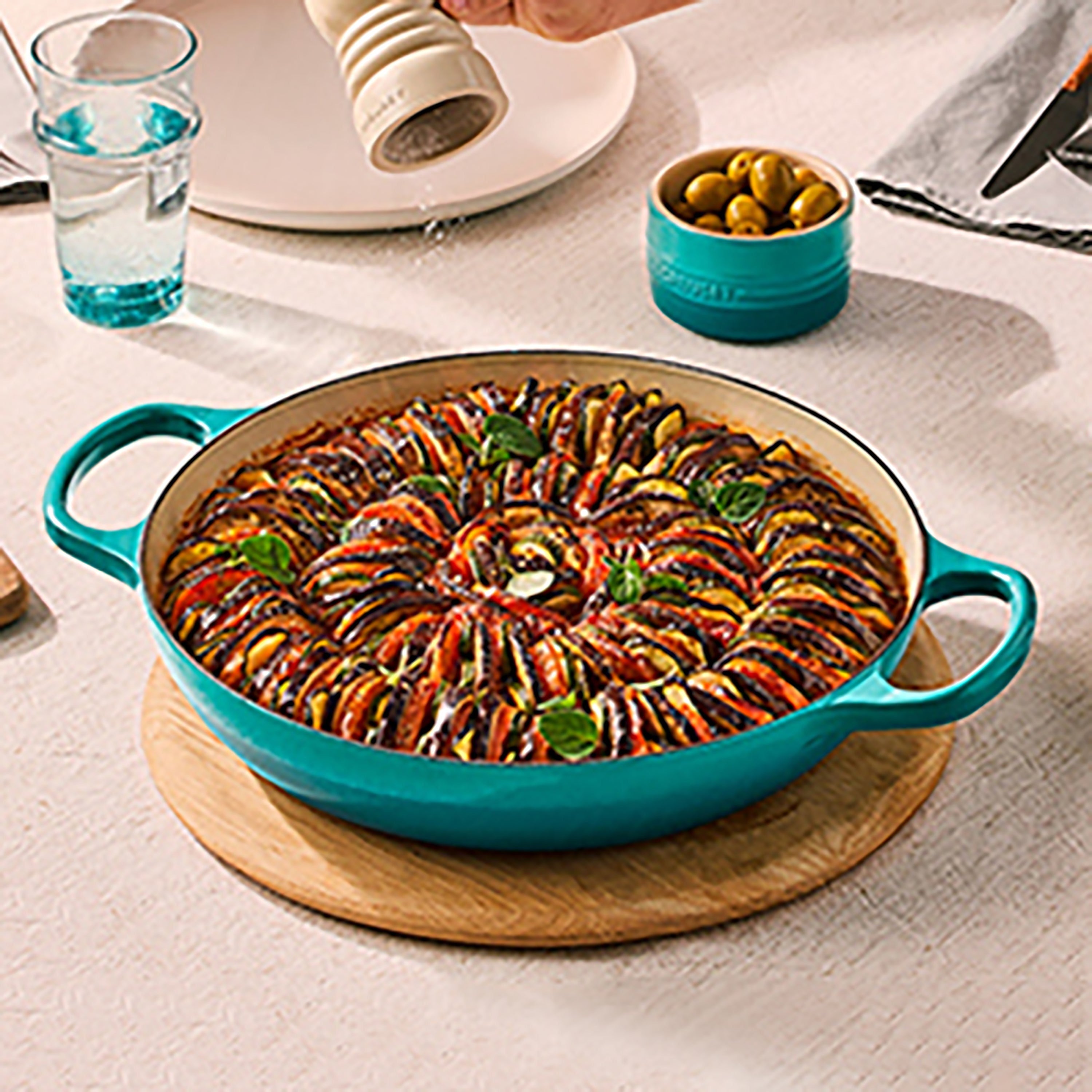 Le Creuset Signature Cast Iron 5-quart Bleu Riviera Braiser